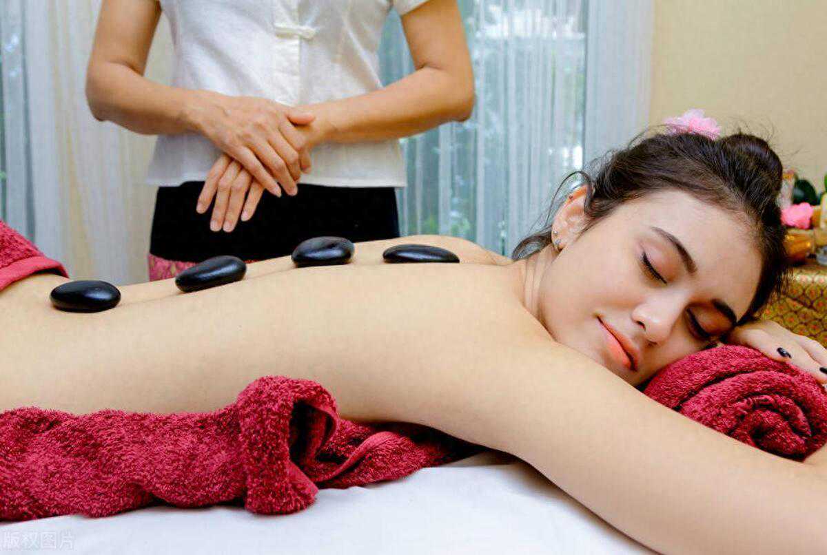 男子称遭东郊到家女技师诱惑要求“加钟”？