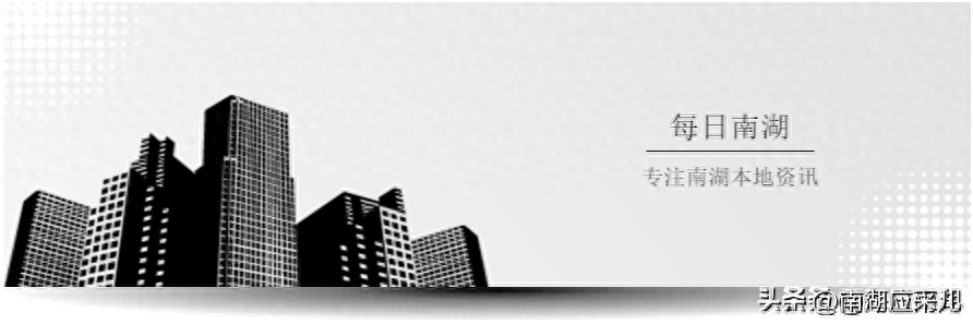 书城路正在进行打围范围内的管线回迁及路面恢复施工