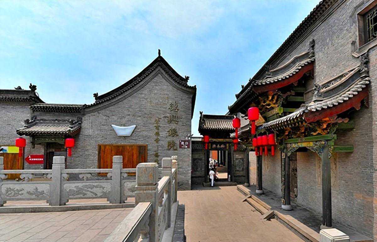 山西乔家大院旅游指南攻略，山西旅游必去晋商大院推荐