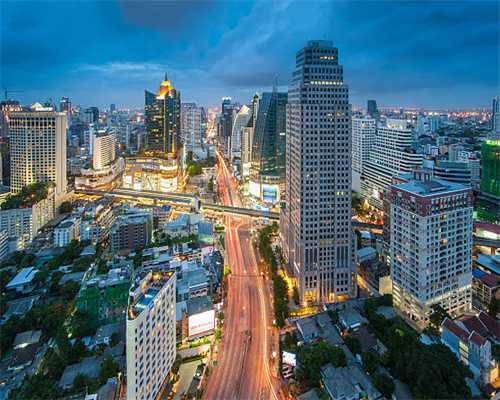 日本福知山线出轨事故有多可怕？司机担心迟到，赶时间害死107人