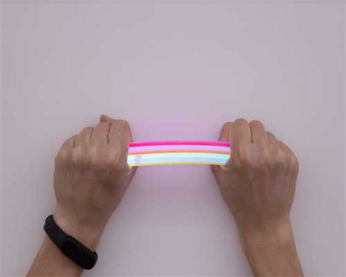 摩梭人是什么人？两千年前西北游牧放牦牛，如今西南定居搞旅游