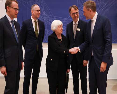 台风银杏”趋向越南南部沿海，闽粤琼沿海将有9至10级阵风