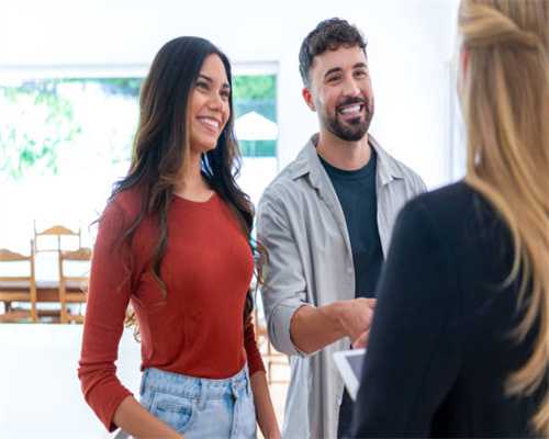 柳州轻轨被拆除致连锁反应，致部分“轻轨”房价被腰斩，多人发声