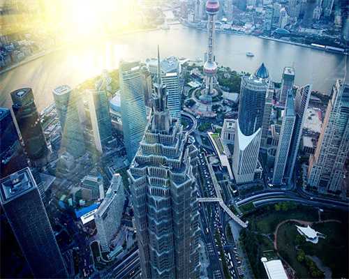 中欧班列开行突破10万列，发送货物超1100万标箱