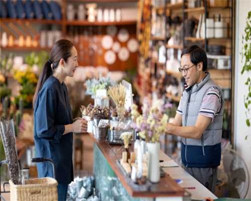 “康妮”升级超强台风 深圳多趟动车停运